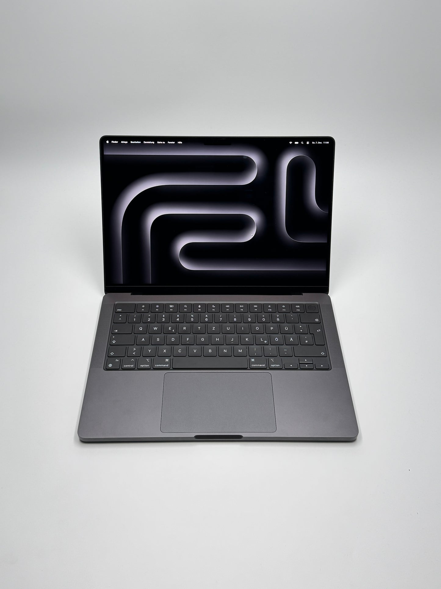 Apple MacBook Pro 14 Zoll | M3 Pro | 2023 | 1 TB SSD | 18 GB RAM | Space Schwarz