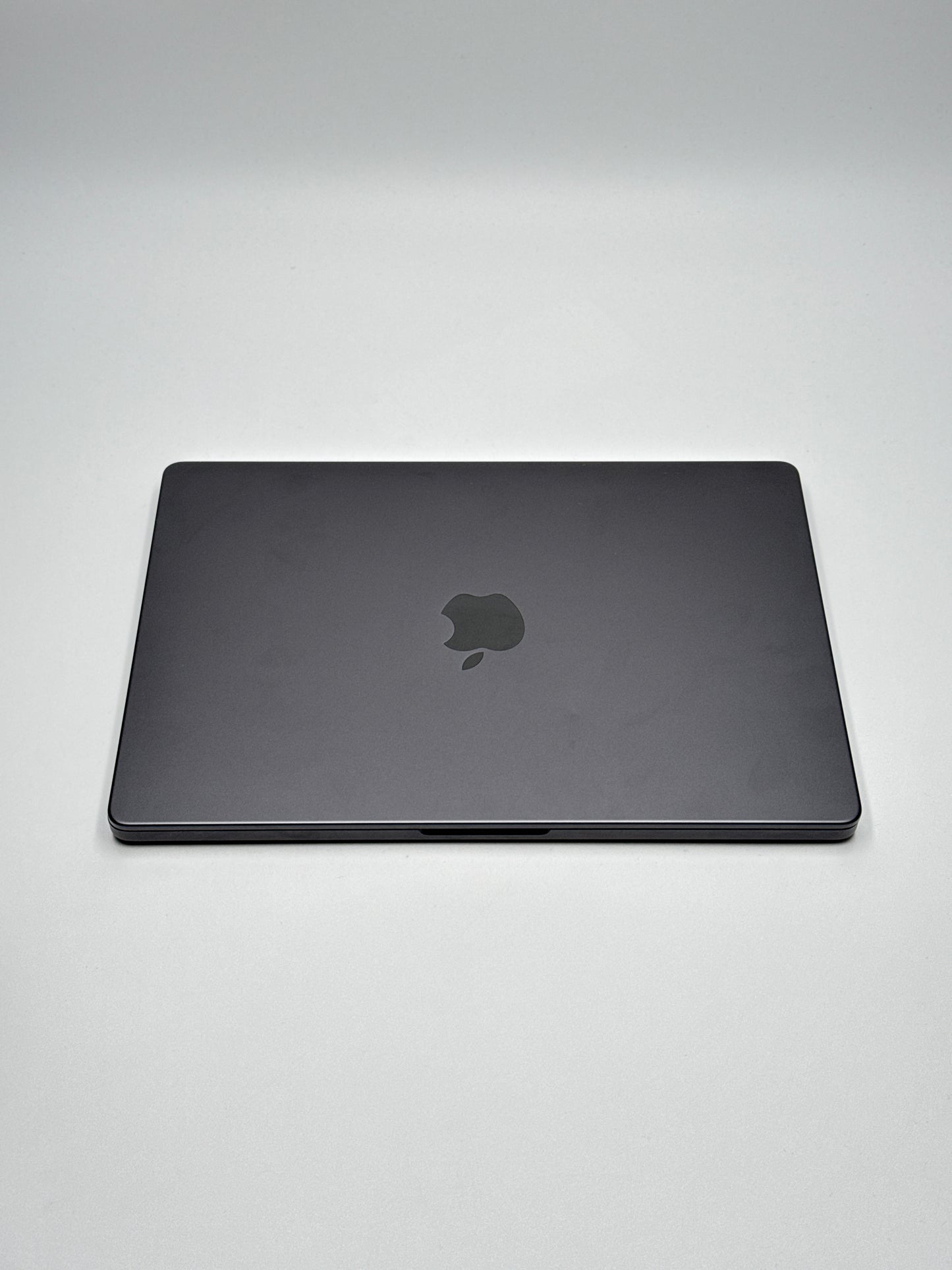 Apple MacBook Pro 14 Zoll | M3 Pro | 2023 | 1 TB SSD | 18 GB RAM | Space Schwarz