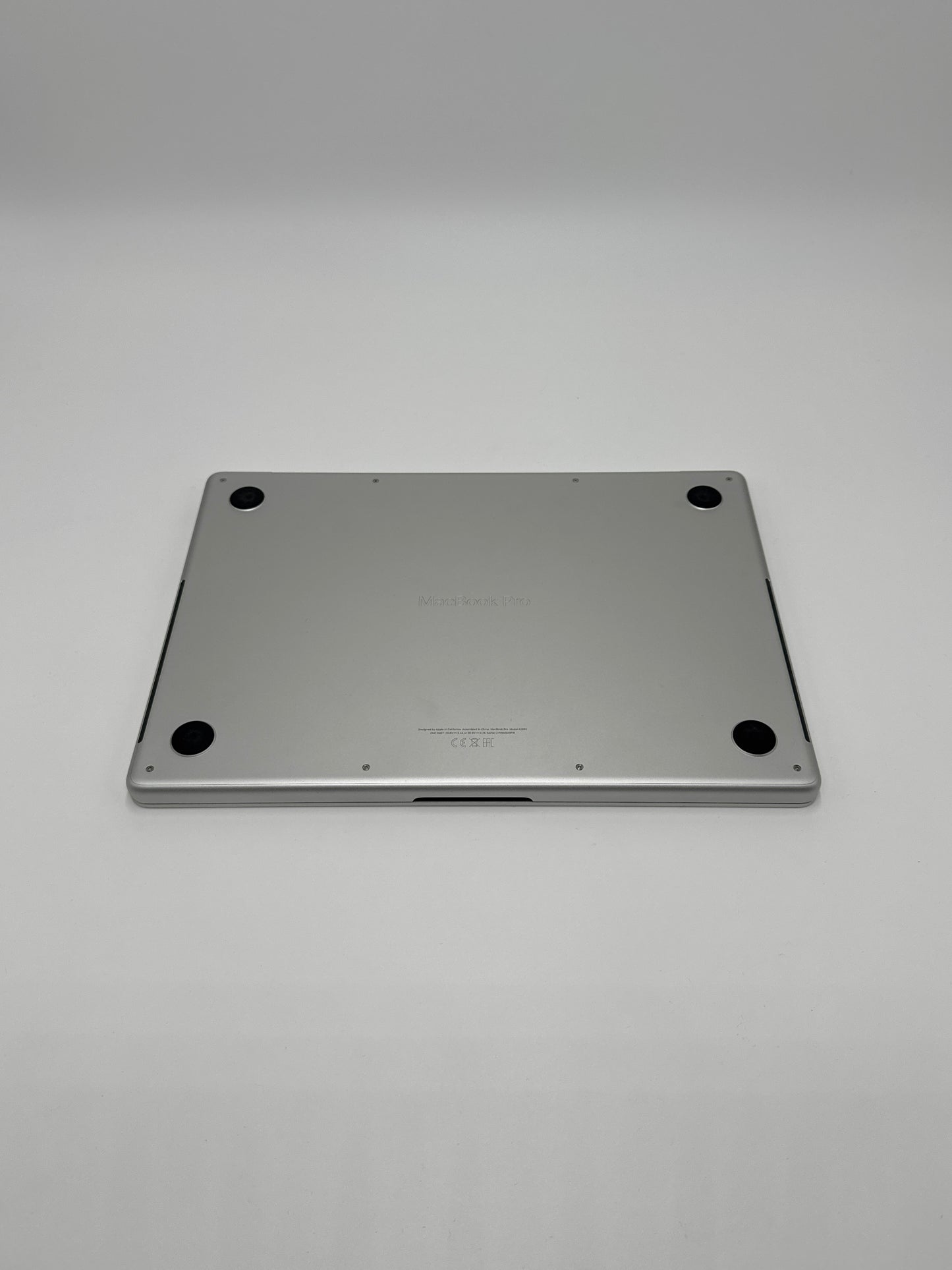 Apple MacBook Pro 14 Zoll | M3 Pro | 2023 | 1 TB SSD | 18 GB RAM | Silber