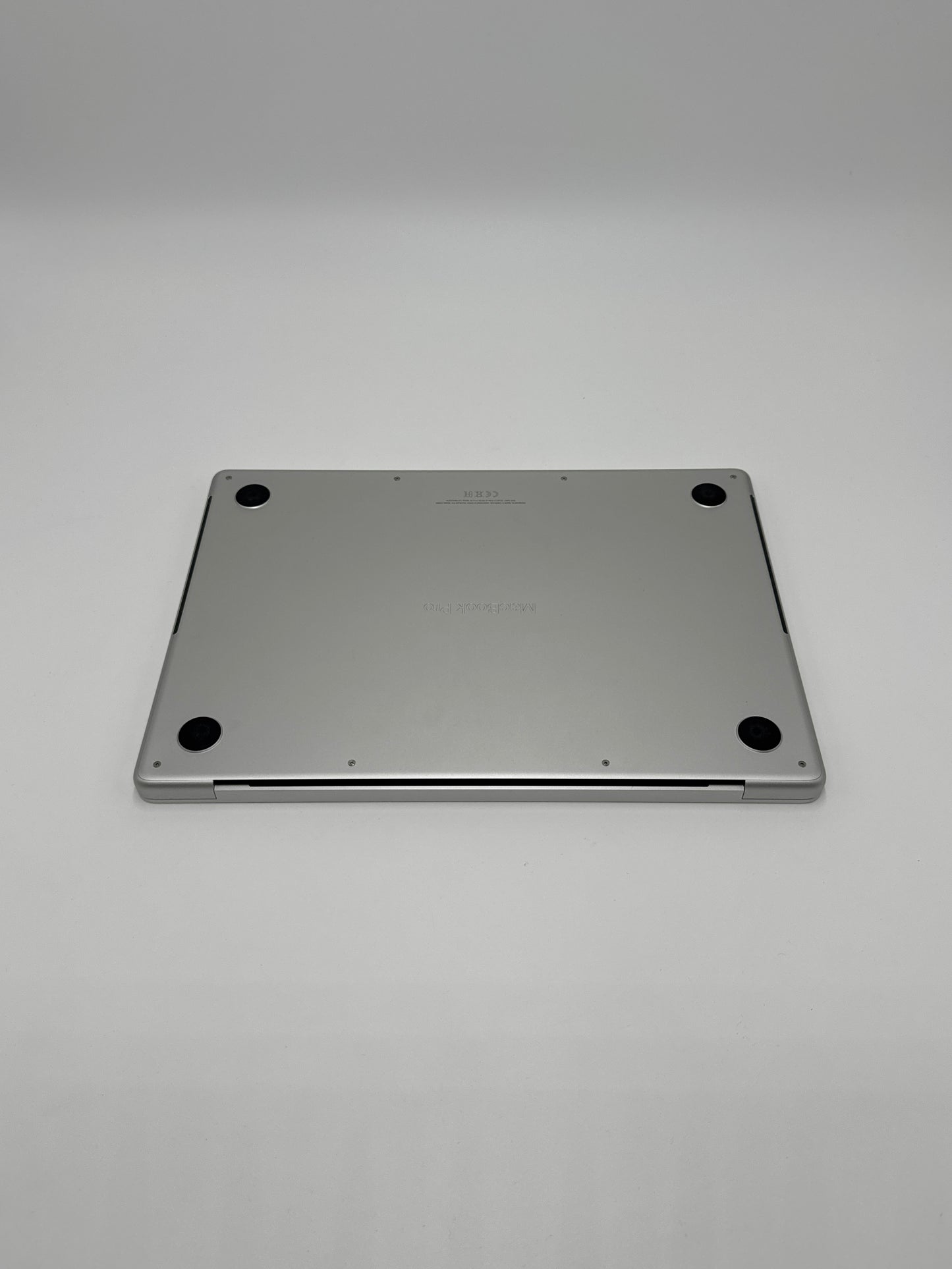 Apple MacBook Pro 14 Zoll | M3 Pro | 2023 | 1 TB SSD | 18 GB RAM | Silber