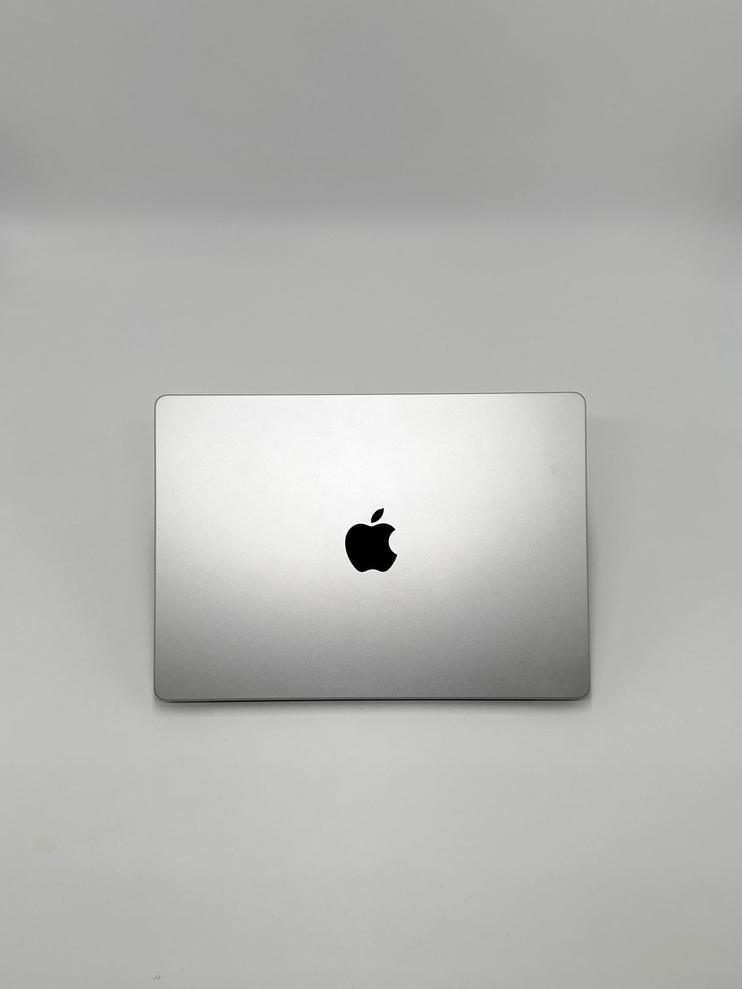 Apple MacBook Pro 14 Zoll | M3 Pro | 2023 | 1 TB SSD | 18 GB RAM | Silber