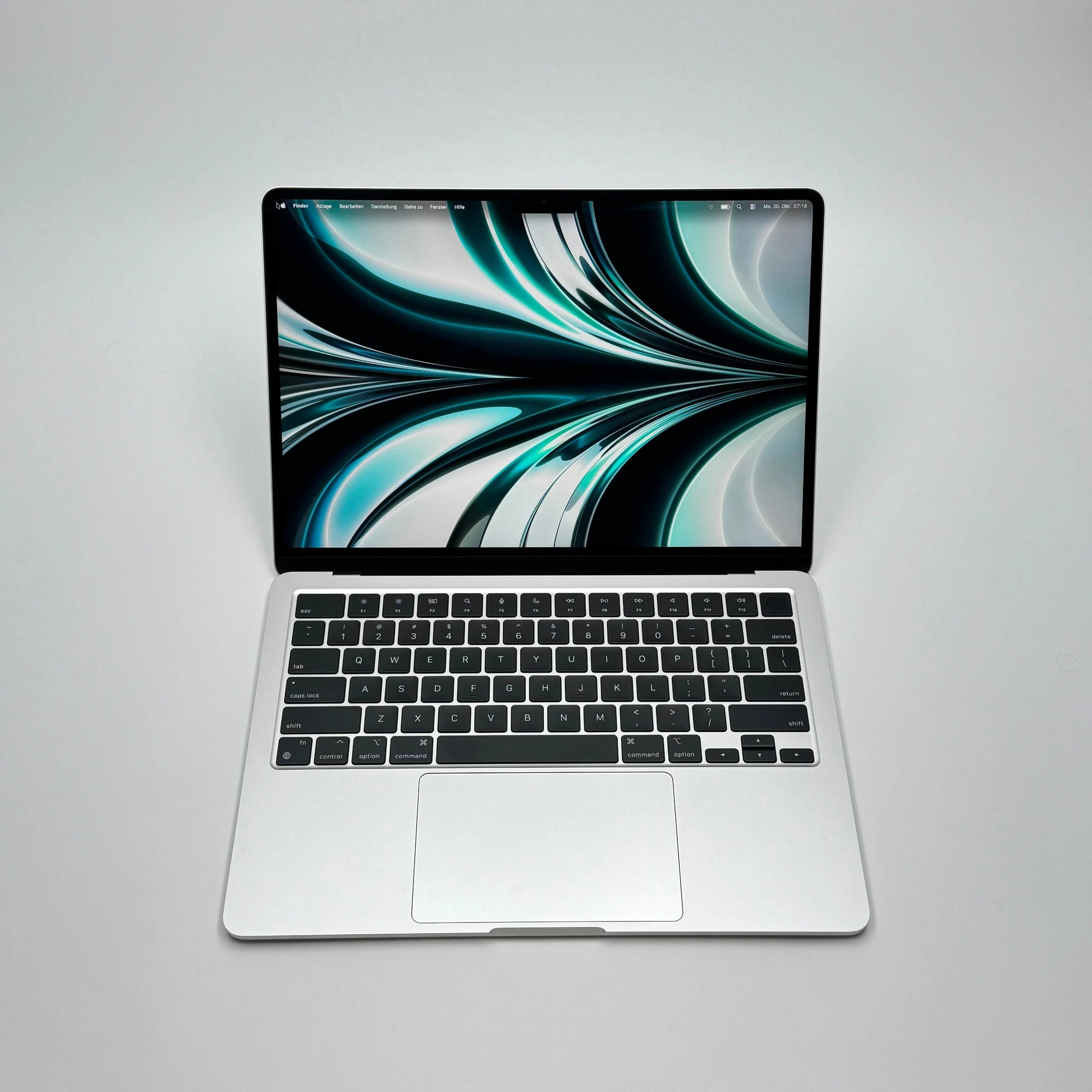 Apple MacBook Air 13,6 Zoll | M2 CPU | 2022 | 256 GB SSD | 8 GB RAM | Silber - D&S Resell GbR