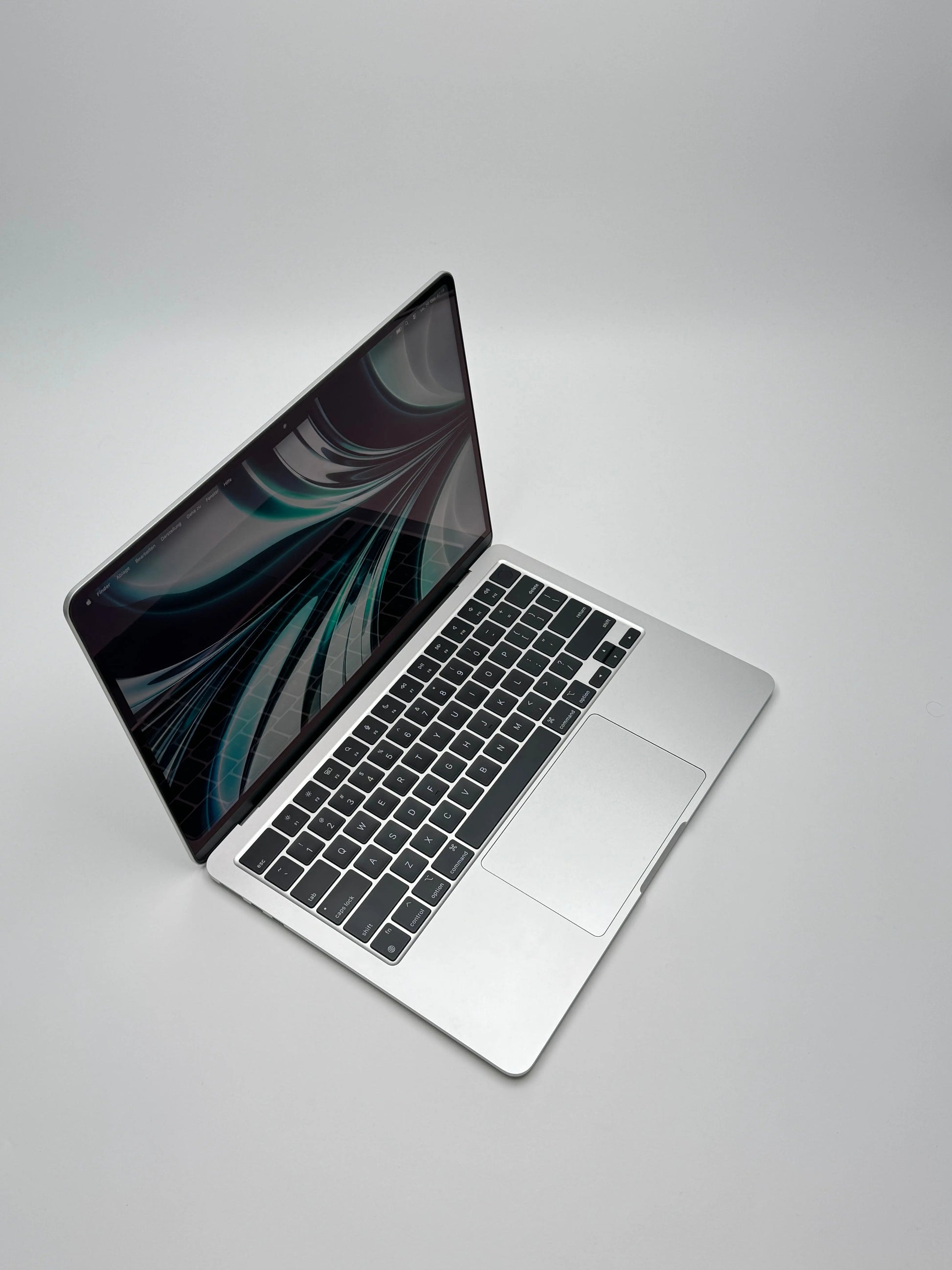 Apple MacBook Air 13,6 Zoll | M2 CPU | 2022 | 256 GB SSD | 8 GB RAM | Silber - D&S Resell GbR