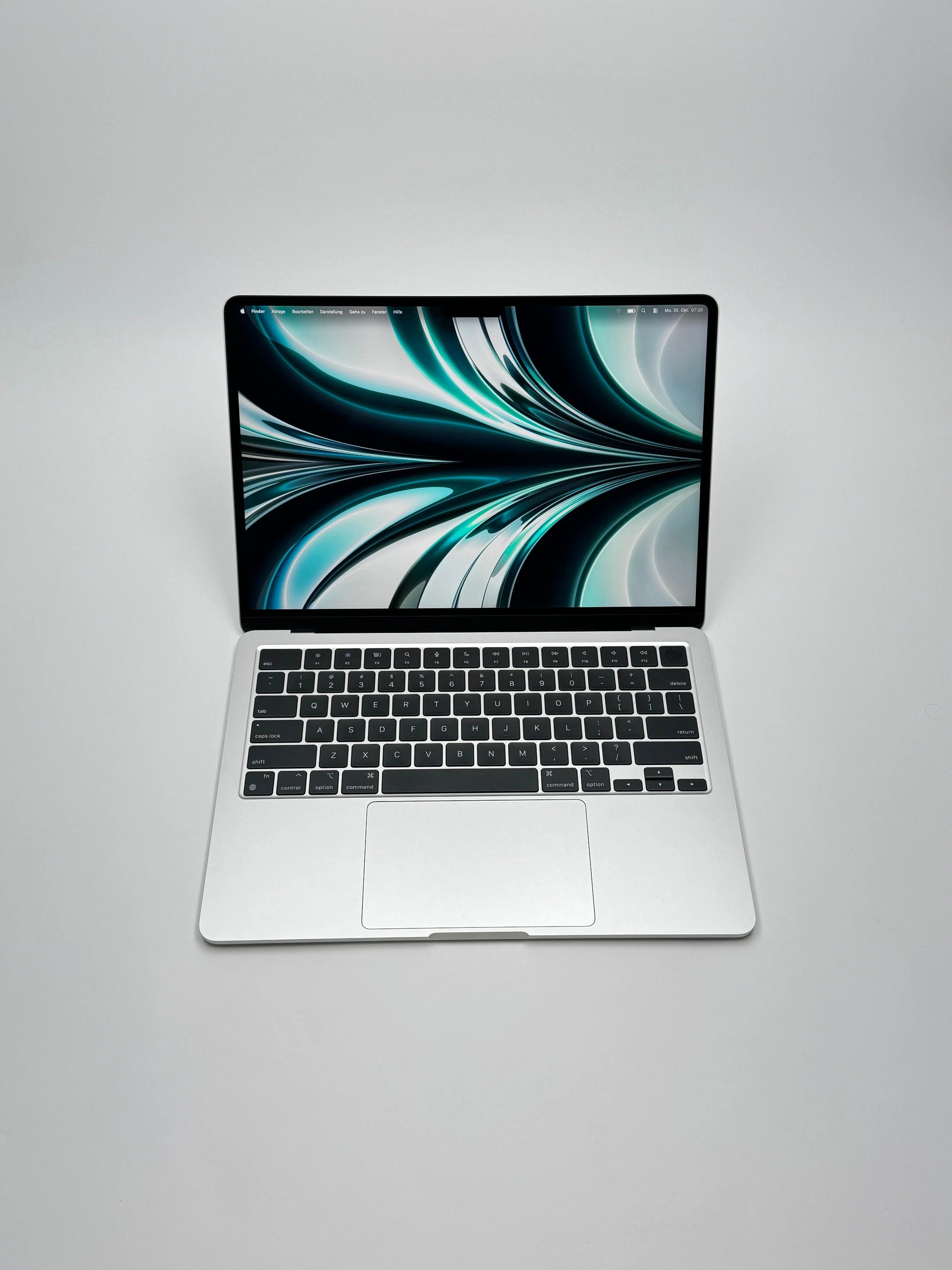 Apple MacBook Air 13,6 Zoll | M2 CPU | 2022 | 256 GB SSD | 8 GB RAM | Silber - D&S Resell GbR
