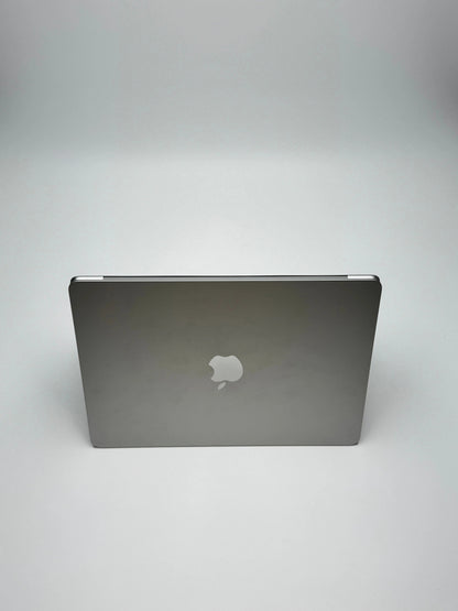 Apple MacBook Air 13,6 Zoll | M2 CPU | 2022 | 256 GB SSD | 8 GB RAM | Silber - D&S Resell GbR