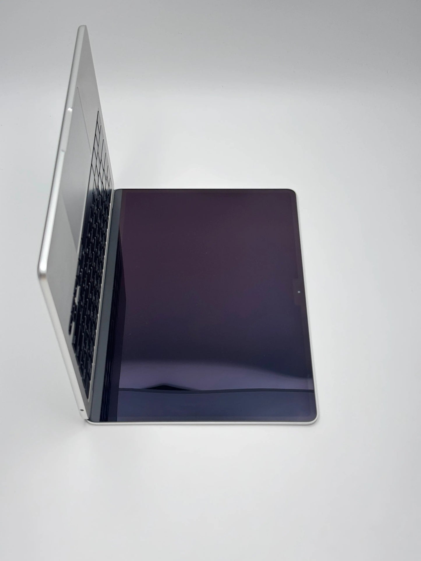 Apple MacBook Air 13,6 Zoll | M2 CPU | 2022 | 256 GB SSD | 8 GB RAM | Silber - D&S Resell GbR