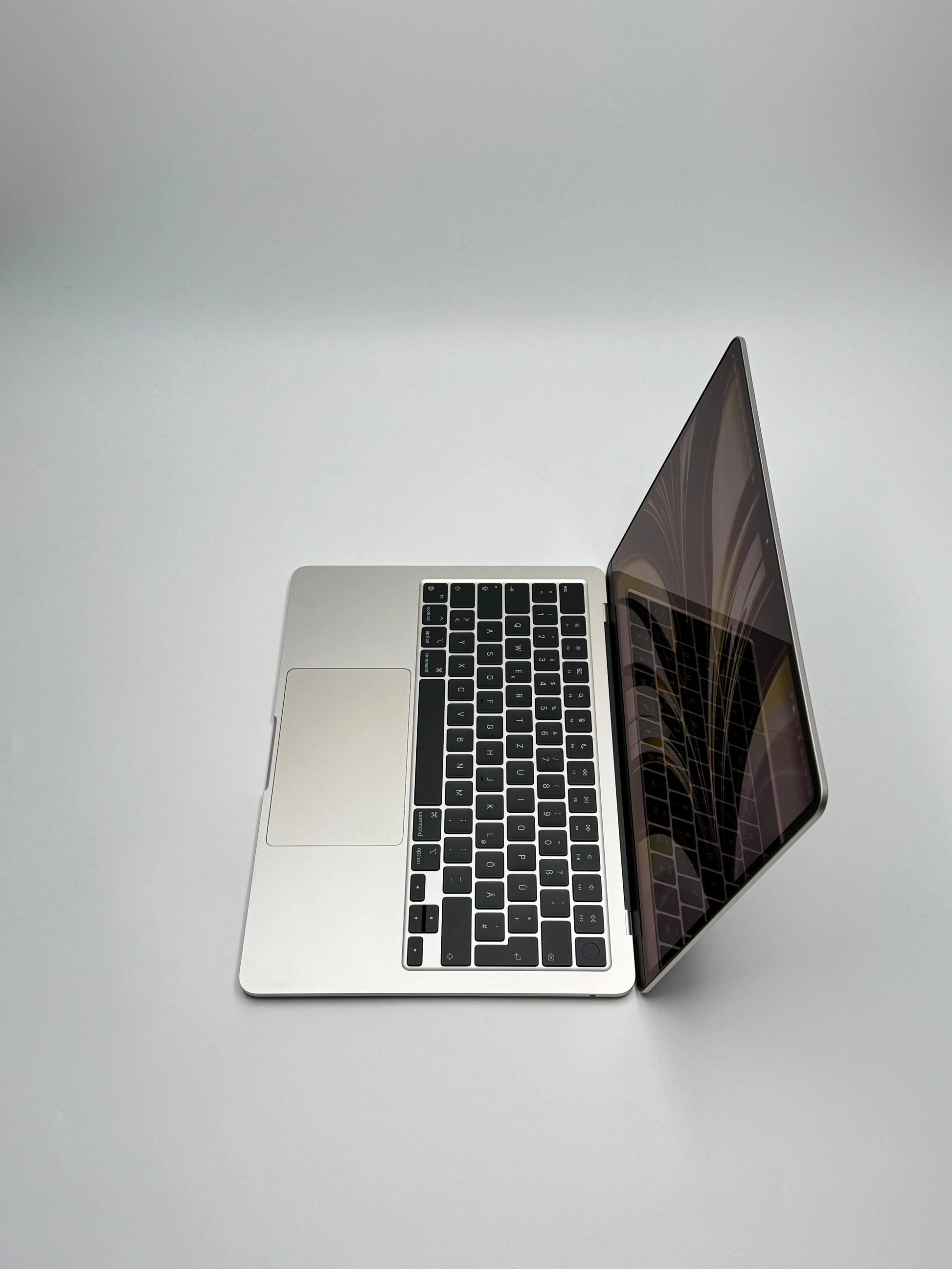 Apple MacBook Air 13,6 Zoll | M2 CPU | 2022 | 512 GB SSD | 8 GB RAM | Polarstern D&S Resell GbR