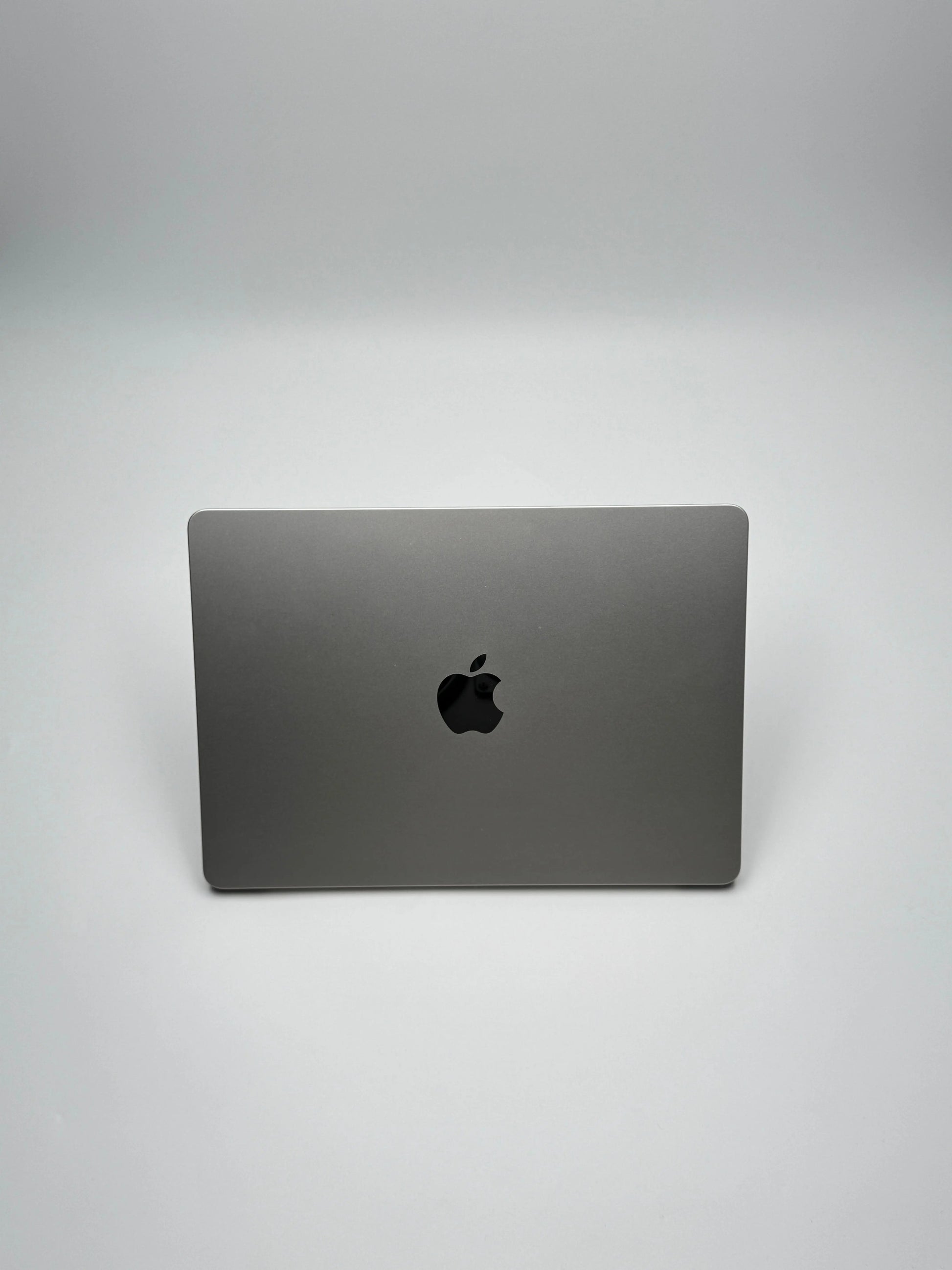 Apple MacBook Air 13,6 Zoll | M2 CPU | 2022 | 512 GB SSD | 8 GB RAM | Polarstern D&S Resell GbR