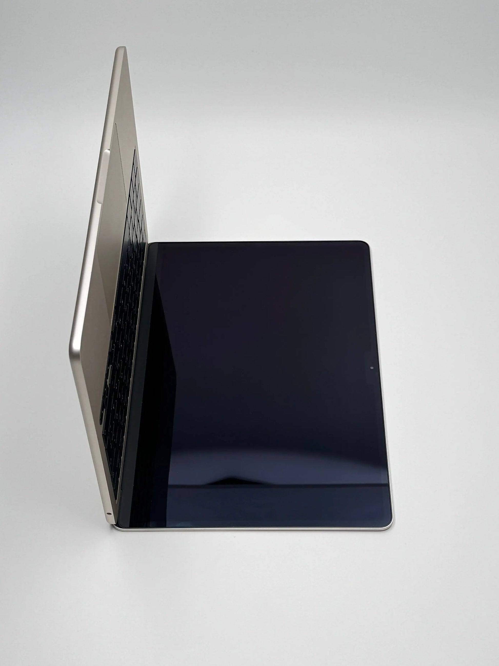 Apple MacBook Air 13,6 Zoll | M2 CPU | 2022 | 512 GB SSD | 8 GB RAM | Polarstern D&S Resell GbR