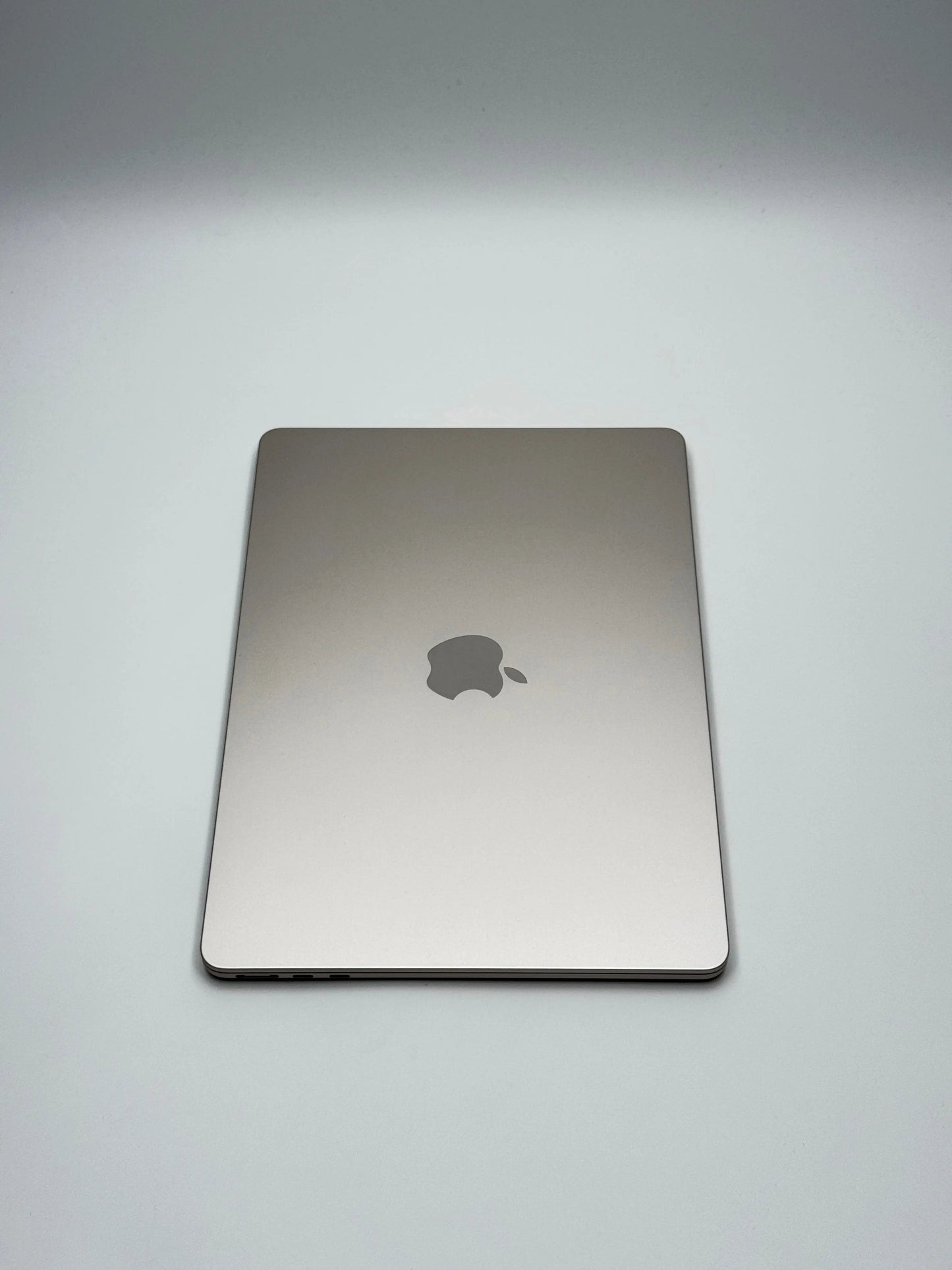 Apple MacBook Air 13,6 Zoll | M2 CPU | 2022 | 512 GB SSD | 8 GB RAM | Polarstern D&S Resell GbR