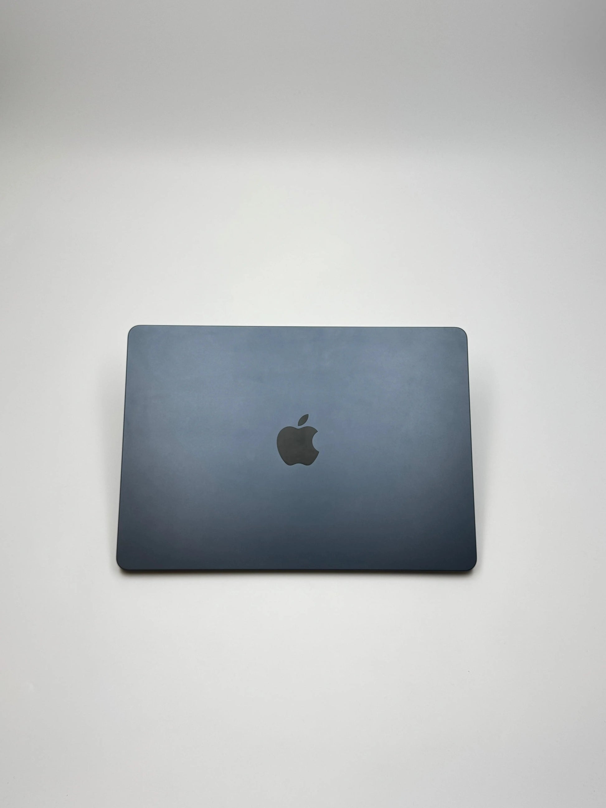 Apple MacBook Air 13,6 Zoll | M2 CPU | 2022 | 512 GB SSD | 8 GB RAM | Midnight D&S Resell GbR