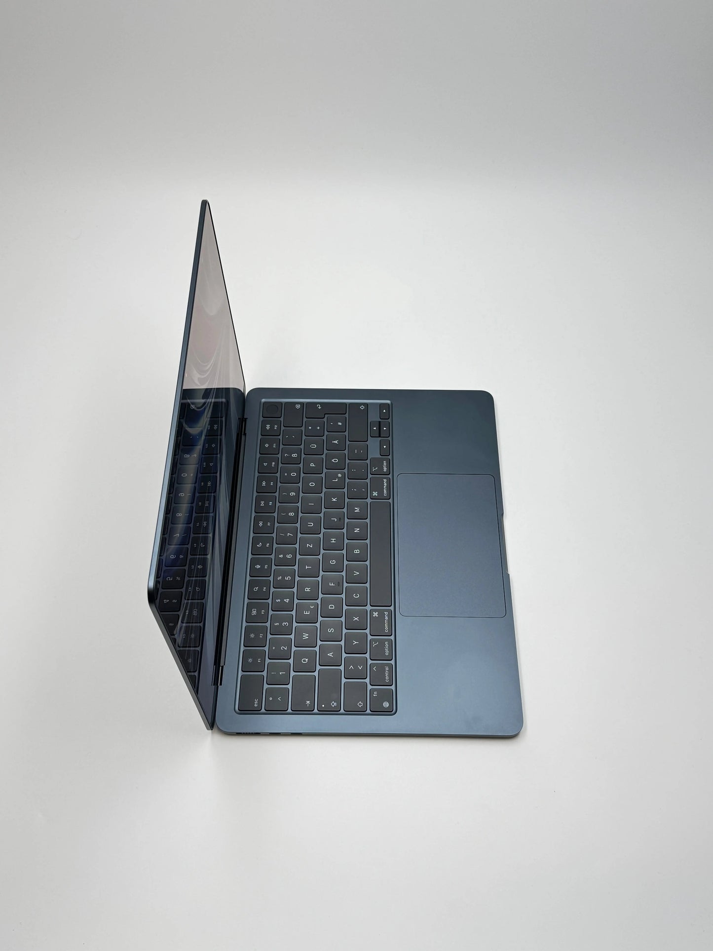 Apple MacBook Air 13,6 Zoll | M2 CPU | 2022 | 512 GB SSD | 8 GB RAM | Midnight D&S Resell GbR