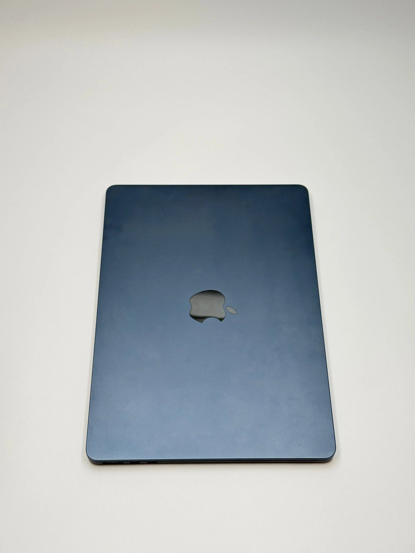 Apple MacBook Air 13,6 Zoll | M2 CPU | 2022 | 512 GB SSD | 8 GB RAM | Midnight D&S Resell GbR