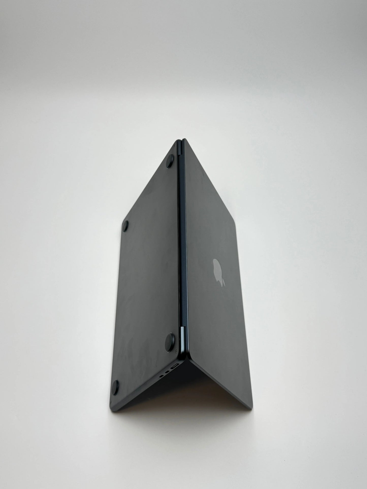 Apple MacBook Air 13,6 Zoll | M2 CPU | 2022 | 512 GB SSD | 8 GB RAM | Midnight D&S Resell GbR