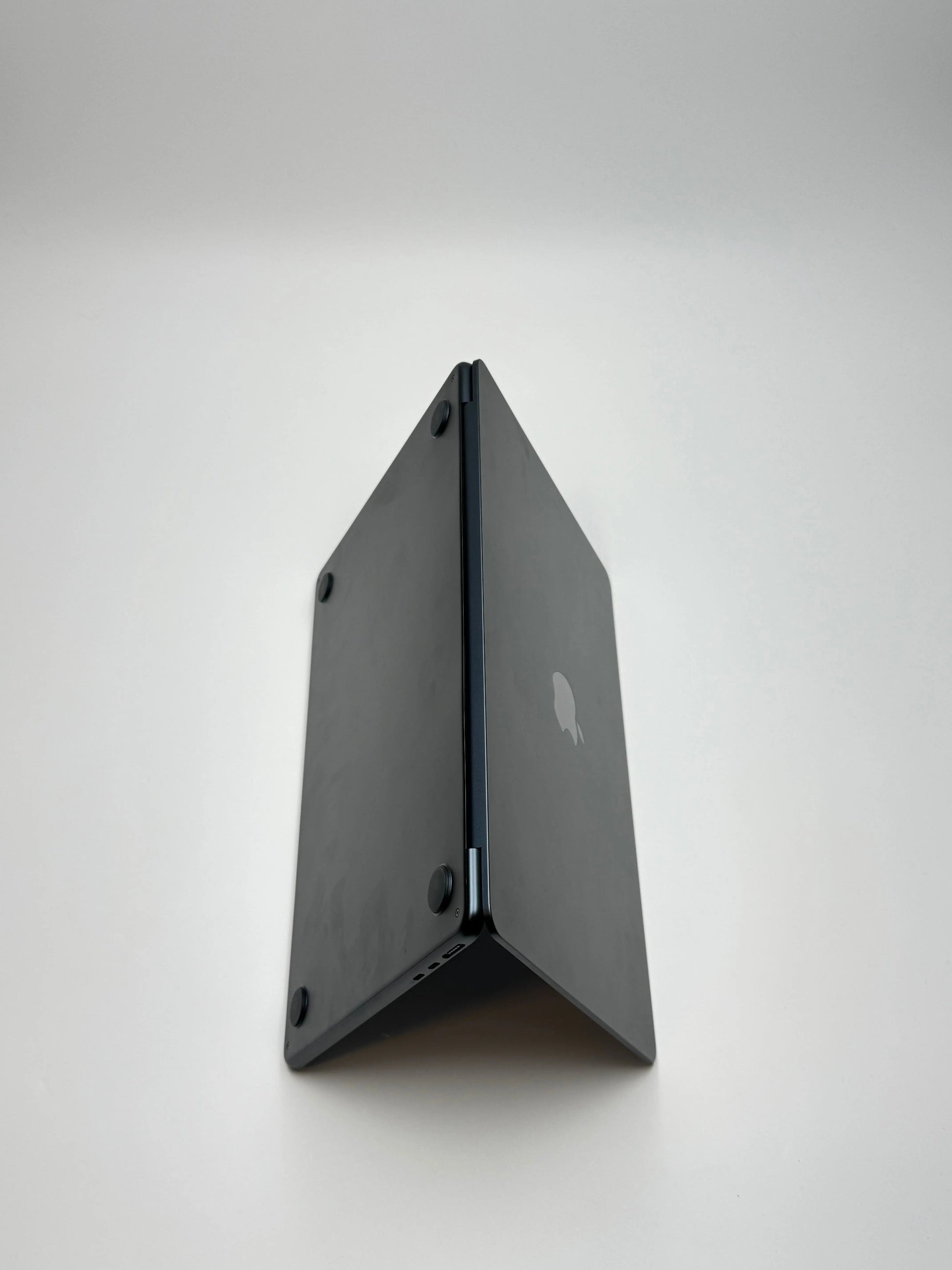 Apple MacBook Air 13,6 Zoll | M2 CPU | 2022 | 512 GB SSD | 8 GB RAM | Midnight D&S Resell GbR