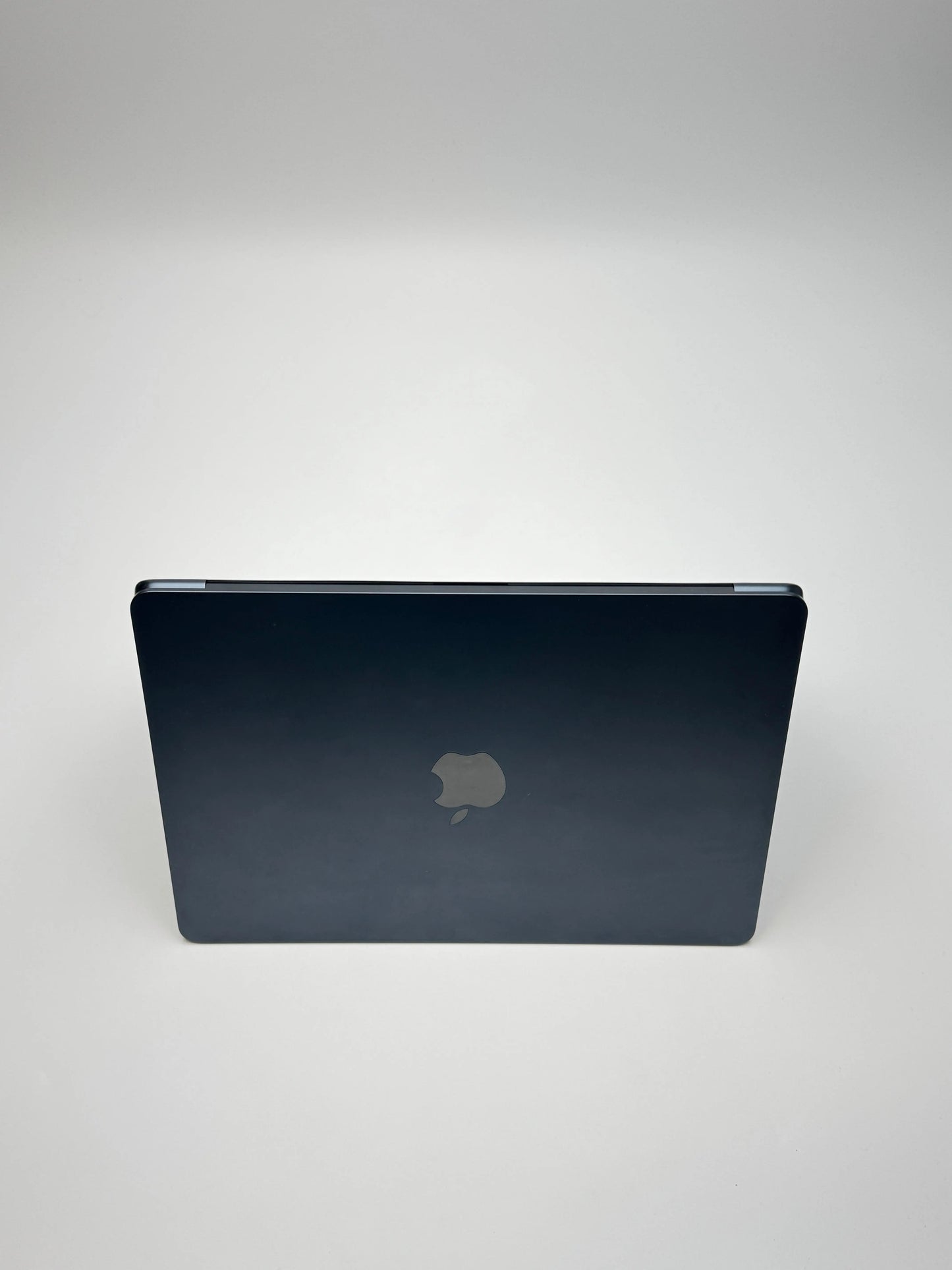 Apple MacBook Air 13,6 Zoll | M2 CPU | 2022 | 512 GB SSD | 8 GB RAM | Midnight D&S Resell GbR