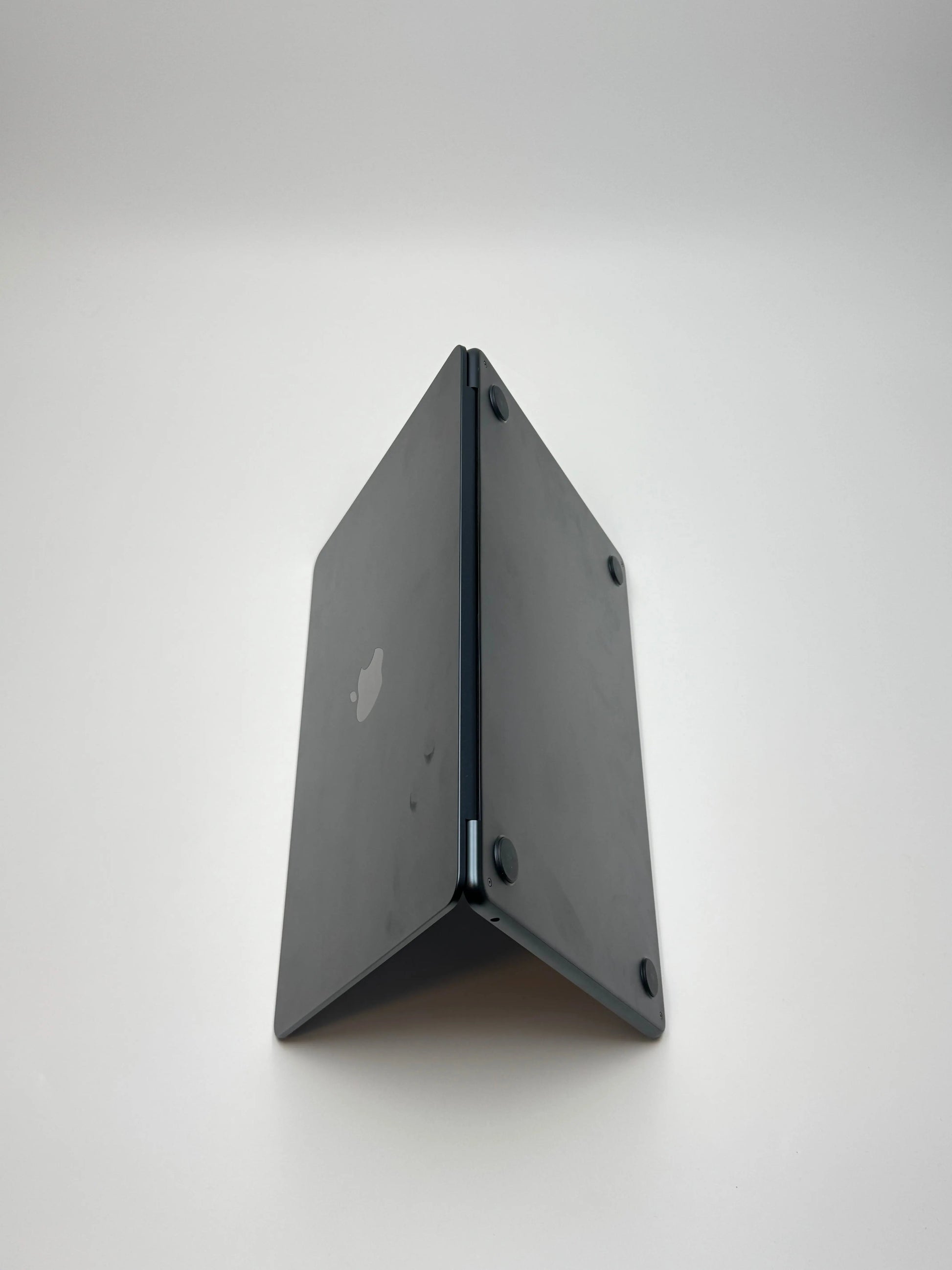 Apple MacBook Air 13,6 Zoll | M2 CPU | 2022 | 512 GB SSD | 8 GB RAM | Midnight D&S Resell GbR