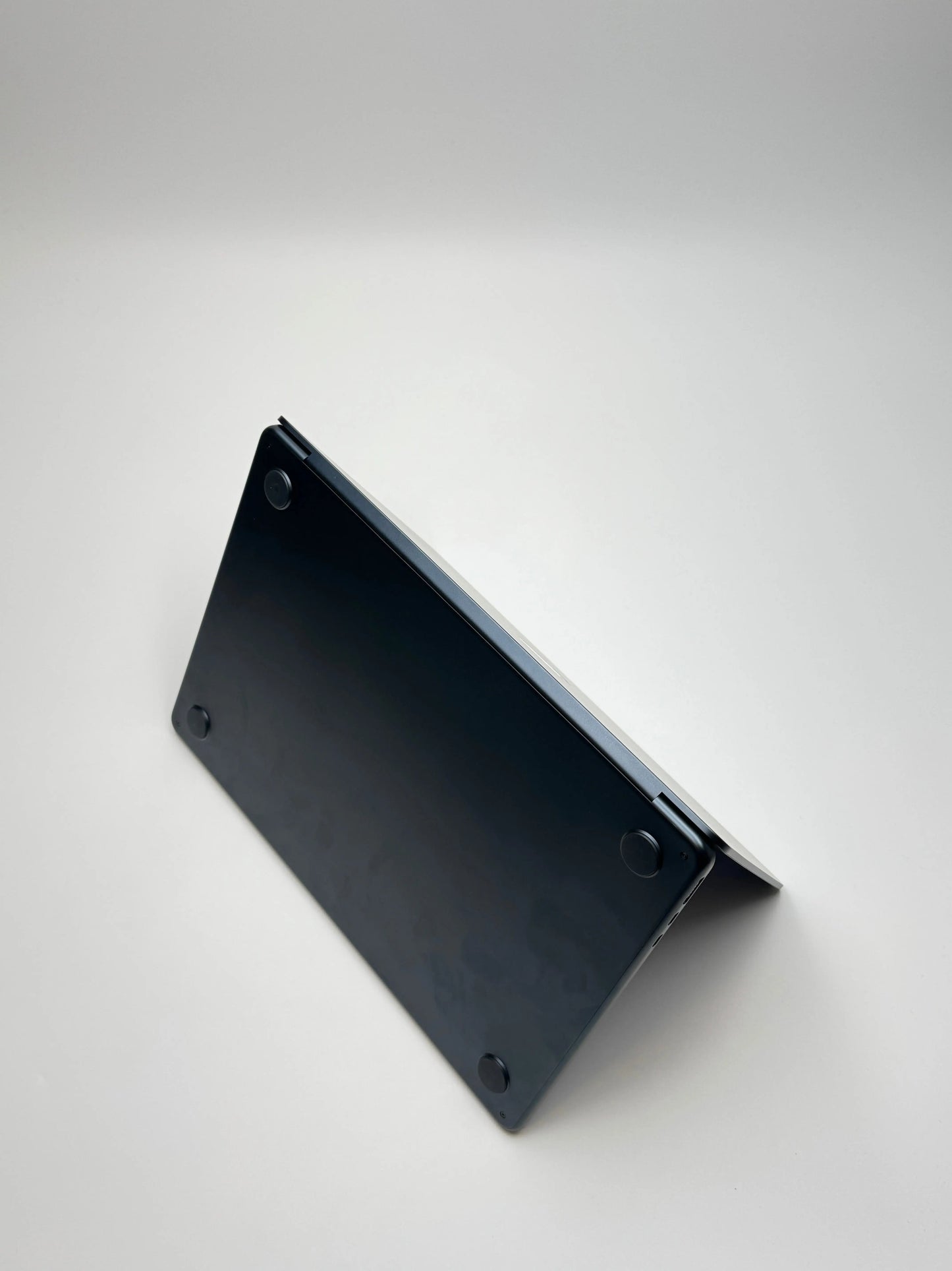 Apple MacBook Air 13,6 Zoll | M2 CPU | 2022 | 512 GB SSD | 8 GB RAM | Midnight D&S Resell GbR