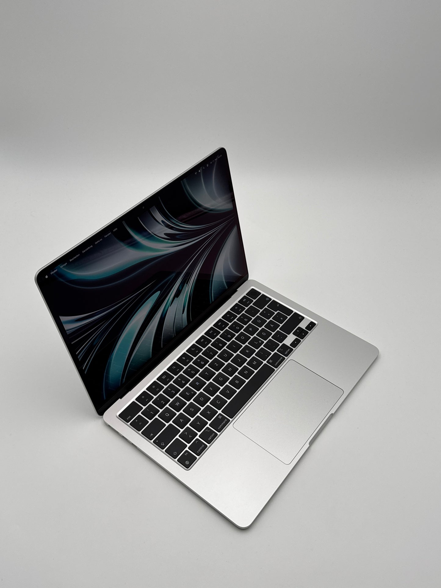 Apple MacBook Air 13,6 Zoll | M2 CPU | 2022 | 256 GB SSD | 8 GB RAM | Silber D&S Resell GbR