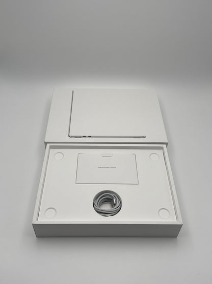 Apple MacBook Air 13,6 Zoll | M2 CPU | 2022 | 256 GB SSD | 8 GB RAM | Silber D&S Resell GbR