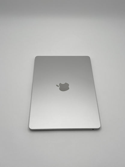 Apple MacBook Air 13,6 Zoll | M2 CPU | 2022 | 256 GB SSD | 8 GB RAM | Silber D&S Resell GbR