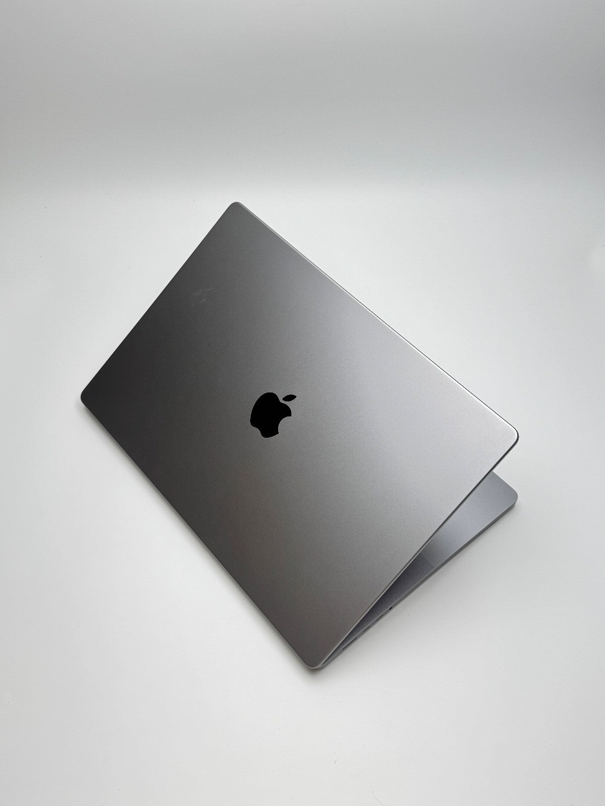 Apple MacBook Pro 16,2 Zoll | M1 Pro | 2021 | 512 GB SSD | 16 GB RAM | Space Grau