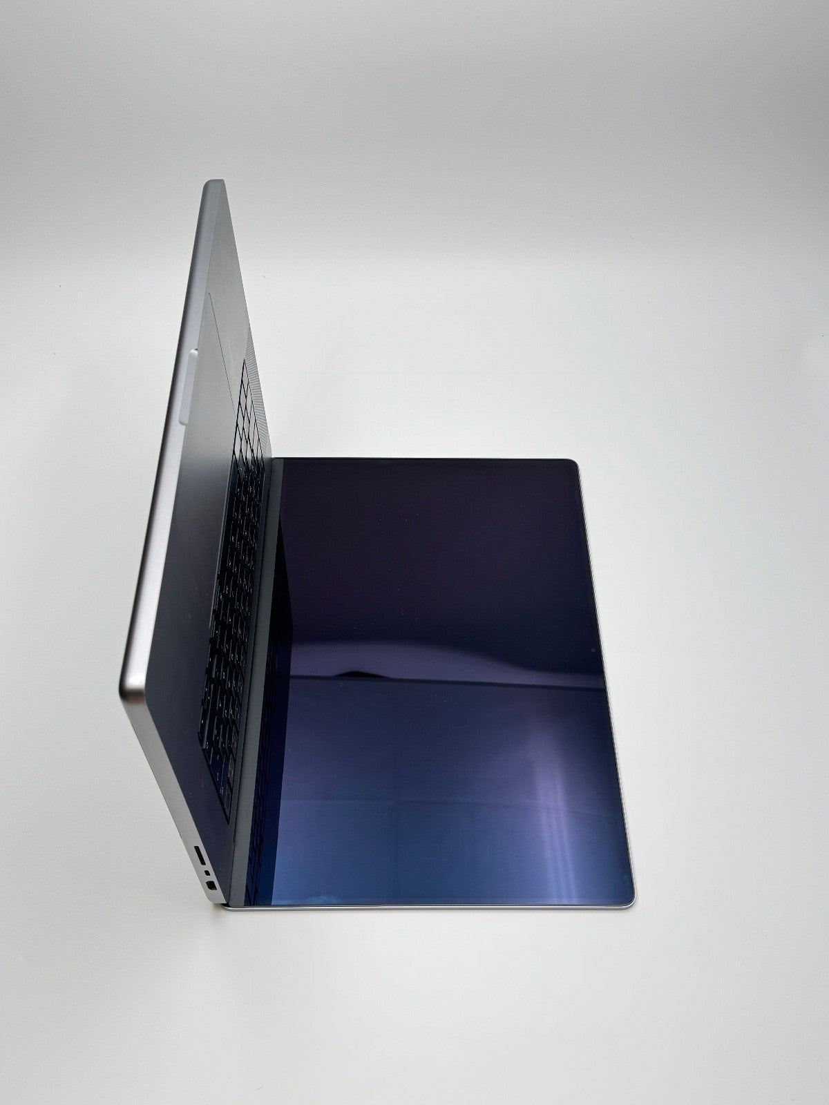 Apple MacBook Pro 16,2 Zoll | M1 Pro | 2021 | 512 GB SSD | 16 GB RAM | Space Grau