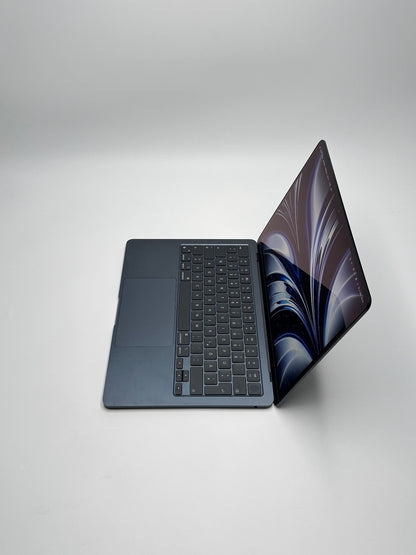 Apple MacBook Air 13,6 Zoll | M2 CPU | 2022 | 256 GB SSD | 8 GB RAM | Midnight