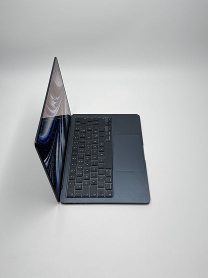 Apple MacBook Air 13,6 Zoll | M2 CPU | 2022 | 256 GB SSD | 8 GB RAM | Midnight