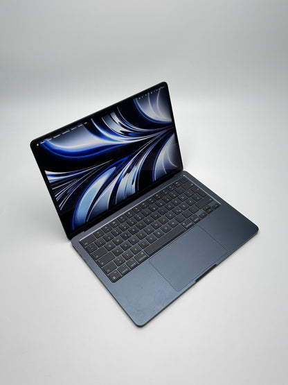 Apple MacBook Air 13,6 Zoll | M2 CPU | 2022 | 256 GB SSD | 8 GB RAM | Midnight