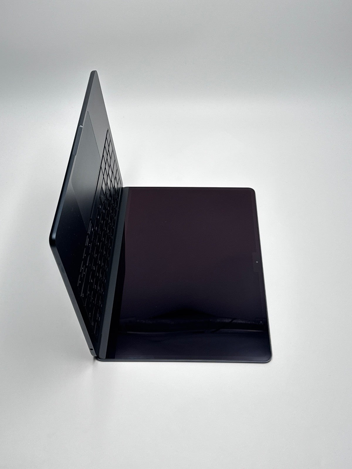 Apple MacBook Air 13,6 Zoll | M2 CPU | 2022 | 256 GB SSD | 8 GB RAM | Midnight