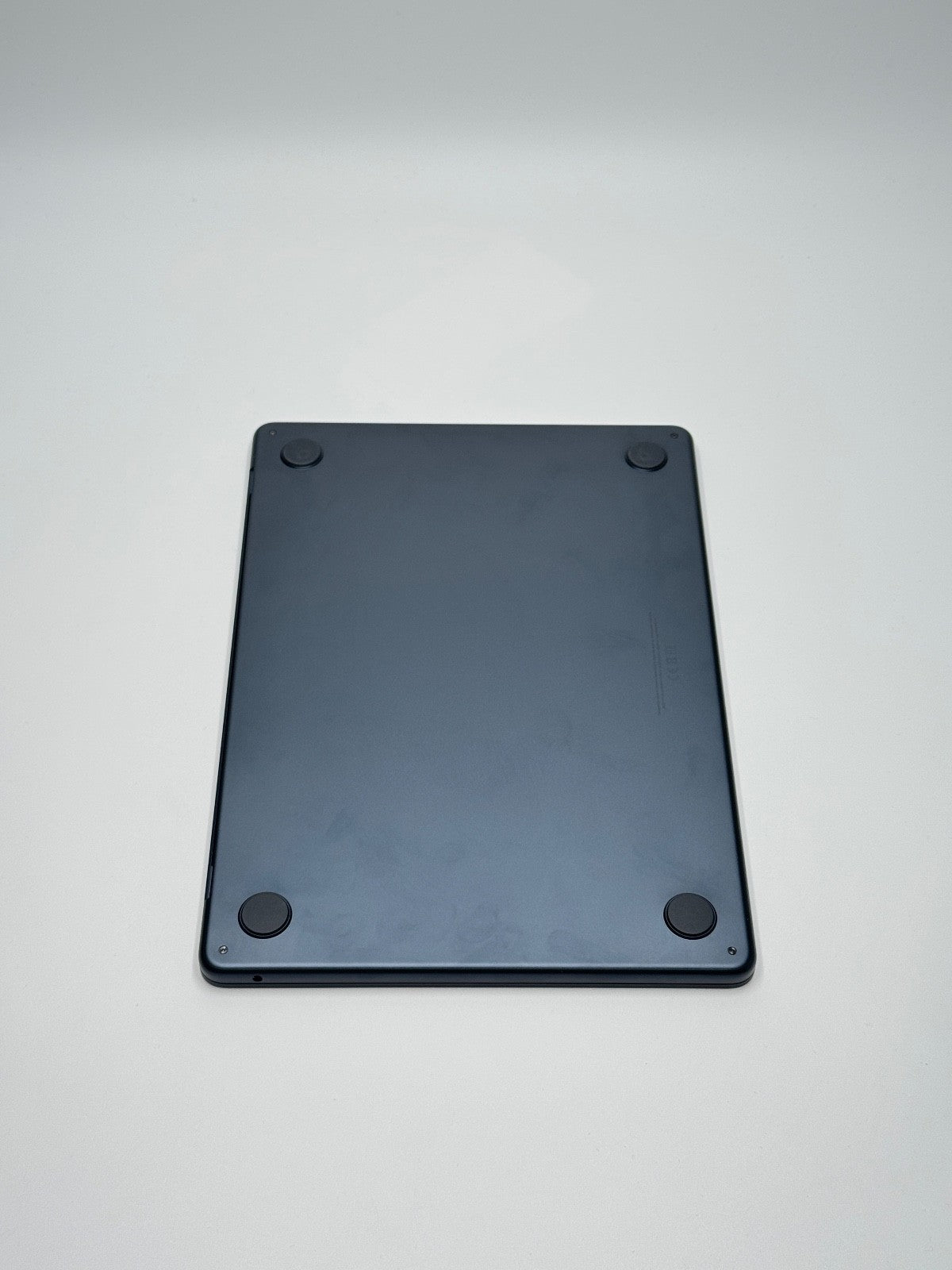 Apple MacBook Air 13,6 Zoll | M2 CPU | 2022 | 256 GB SSD | 8 GB RAM | Midnight