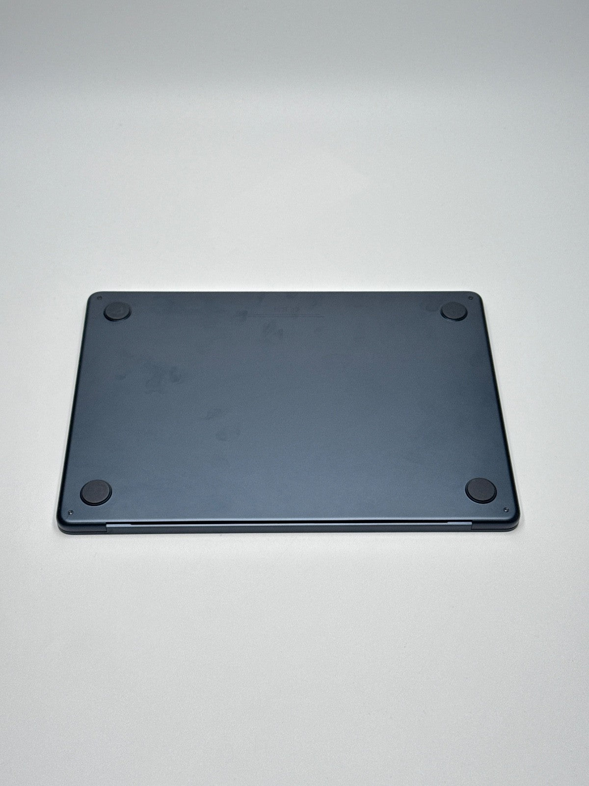 Apple MacBook Air 13,6 Zoll | M2 CPU | 2022 | 256 GB SSD | 8 GB RAM | Midnight