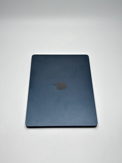 Apple MacBook Air 13,6 Zoll | M2 CPU | 2022 | 256 GB SSD | 8 GB RAM | Midnight