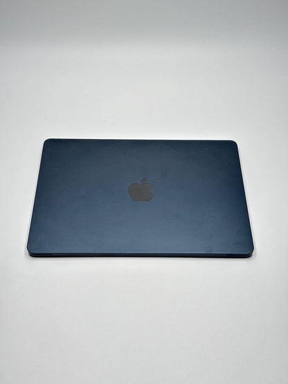 Apple MacBook Air 13,6 Zoll | M2 CPU | 2022 | 256 GB SSD | 8 GB RAM | Midnight